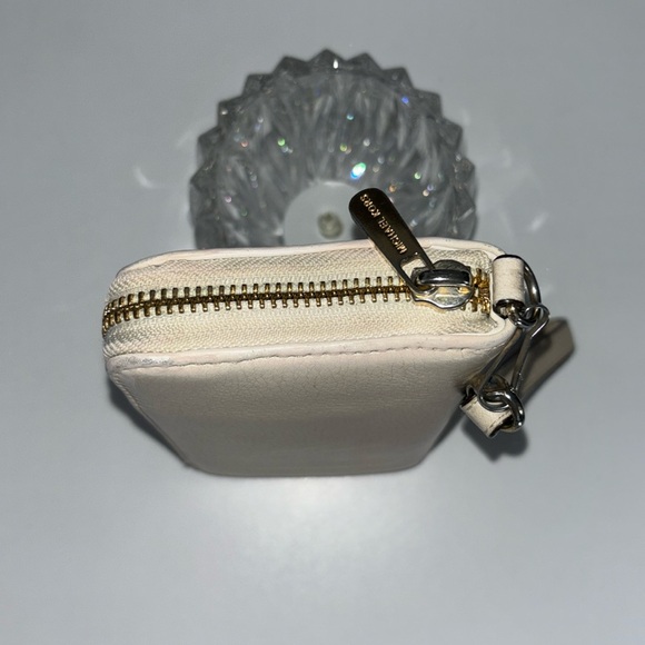 Michael Kors, cream, leather wristlet - Picture 4 of 11